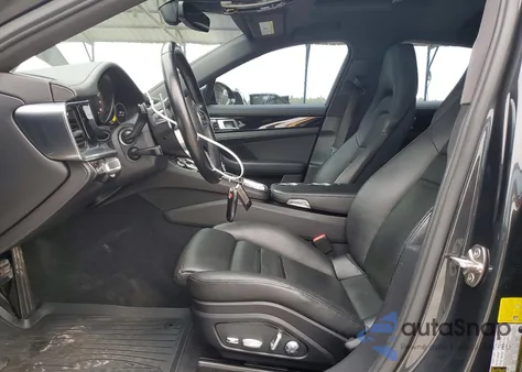 2017 Porsche Panamera z USA, uszkodzony, nr VIN WP0AA2A76HL102180